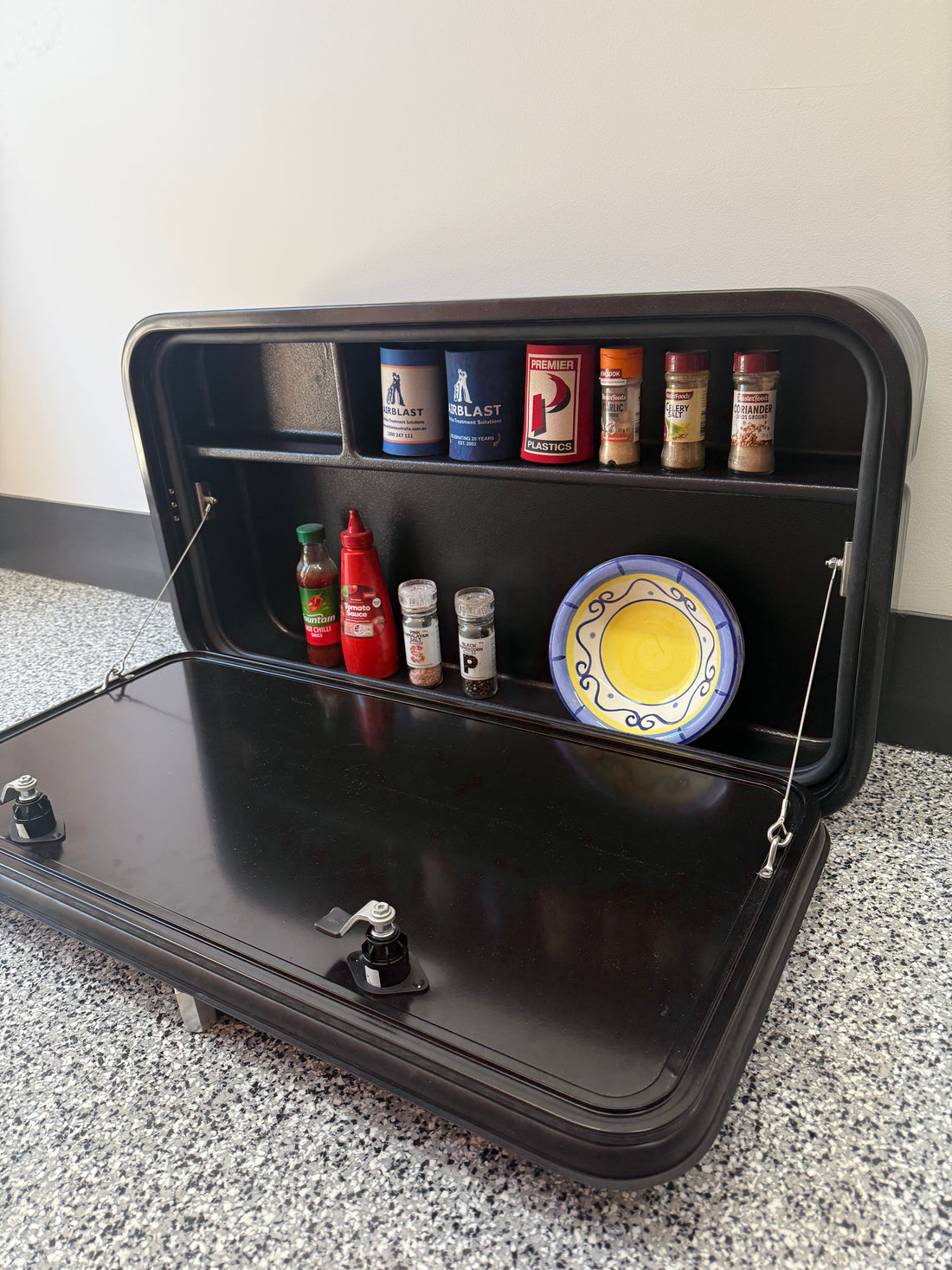 OUTDOOR PANTRY FOR CARAVANS – Innovative Composites Pty Ltd